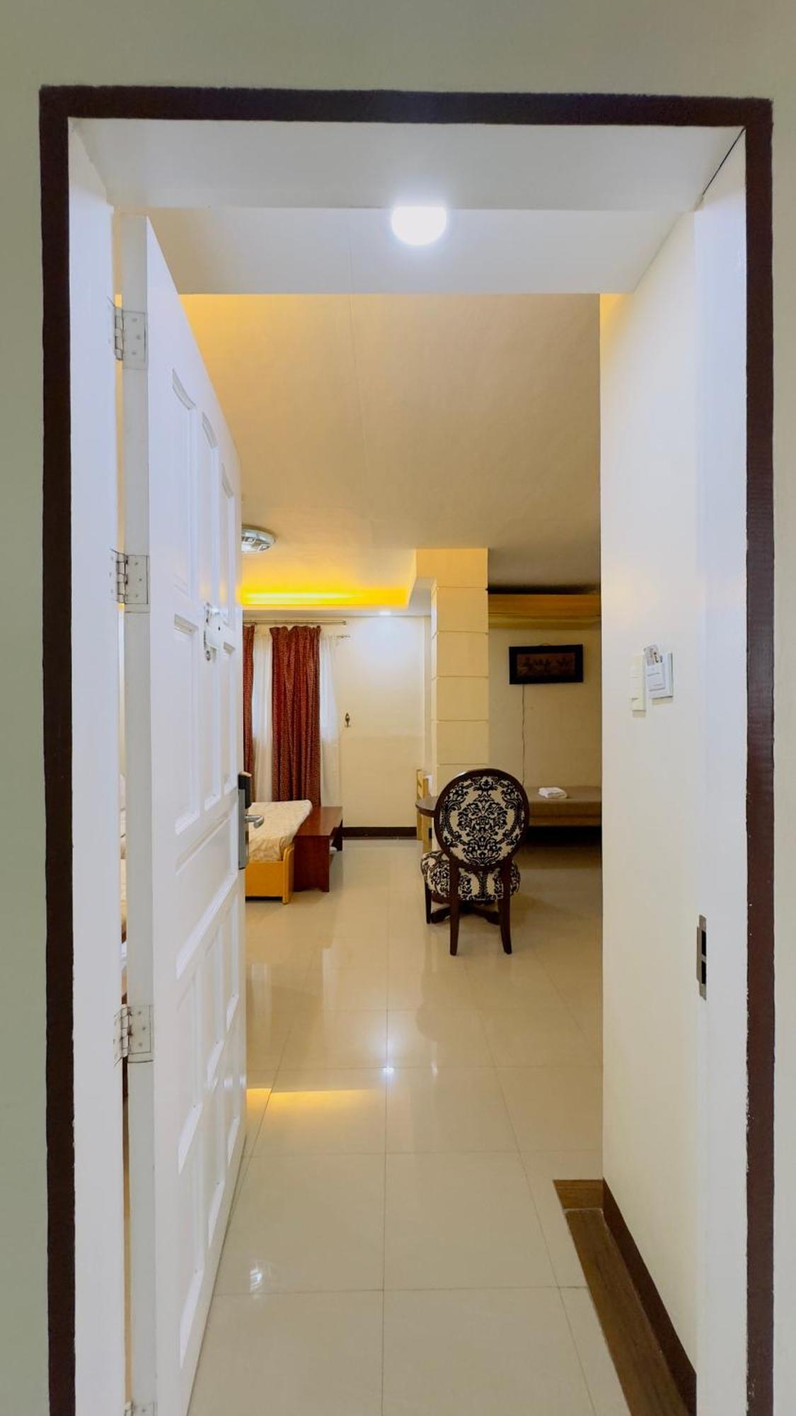 La Anclar Hotel Davao Экстерьер фото