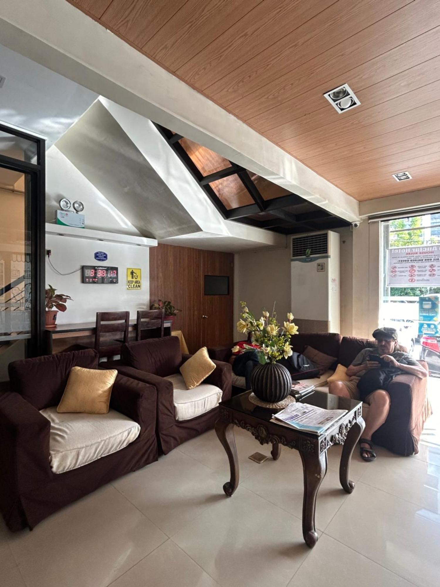 La Anclar Hotel Davao Экстерьер фото