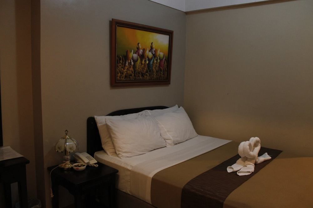 La Anclar Hotel Davao Экстерьер фото